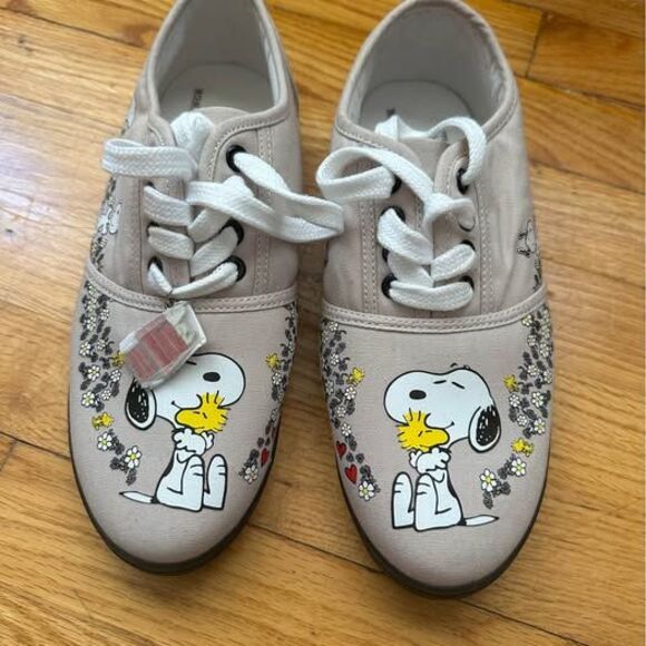 Shoes - The Bradford Exchange Women’s Peanuts Snoopy ‘Happiness is Friendship’ Shoes